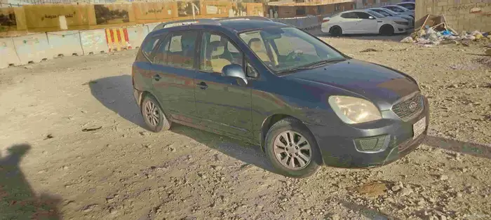 كيا كارينز 1