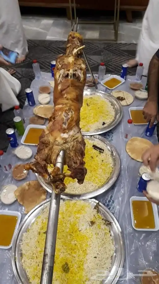 مطعم الخير يقدم خروف سيخ على الجمر 1 خروف مشوي   2   دجاج مش 4