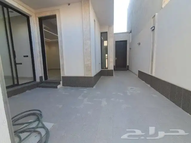 فيلا للبيع في حي العريجاء الغربيه 9