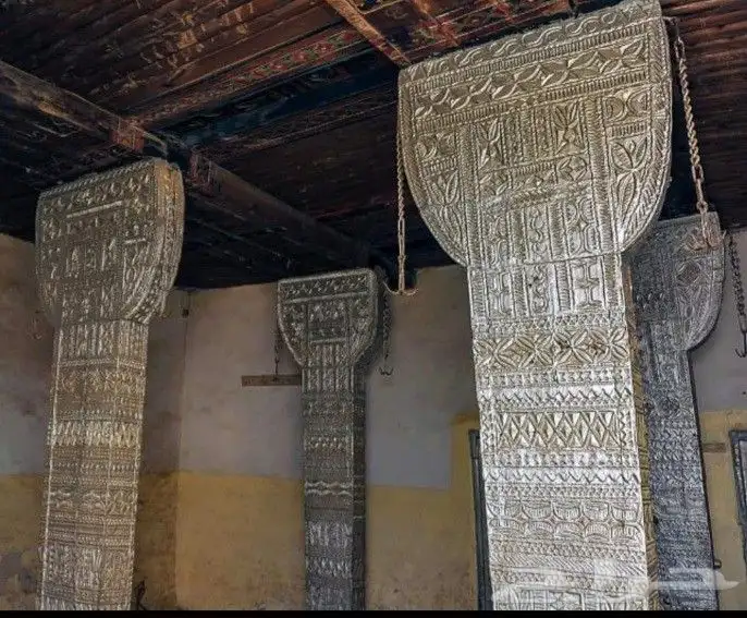 زخارف ونحت علي الخشب 4