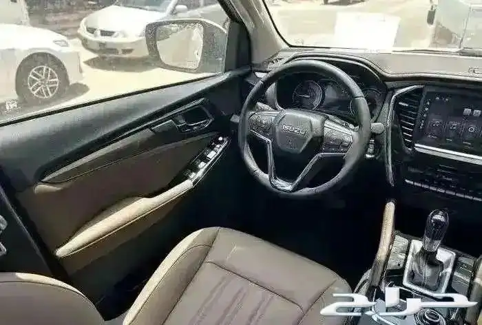 ايسوزو MUX 2024 فل كامل دبل وكيل العيسي افضل سعر 3