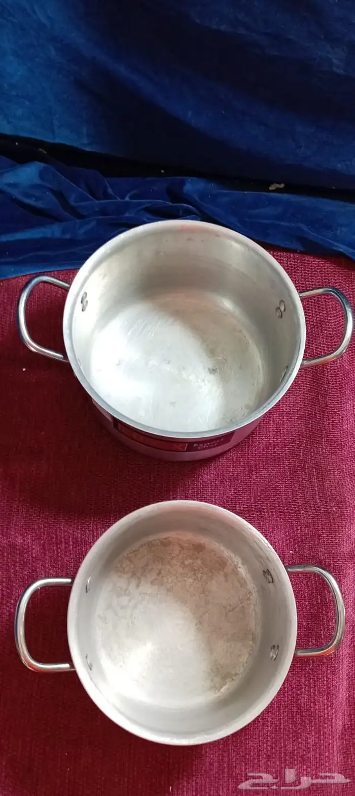 قدور معدن مع مغارف 12