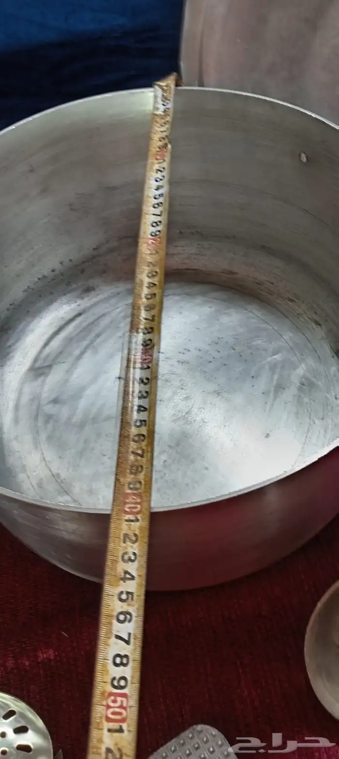 قدور معدن مع مغارف 3