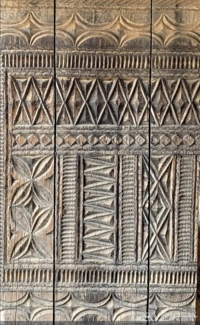 زخارف ونحت علي الخشب 6