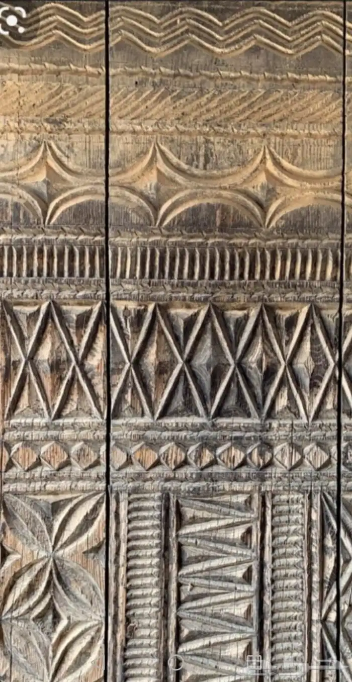 زخارف ونحت علي الخشب 5