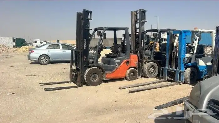رافعه شوكيه للإيجار بأسعار مناسبة وتنزيل وتحميل تريلات 1