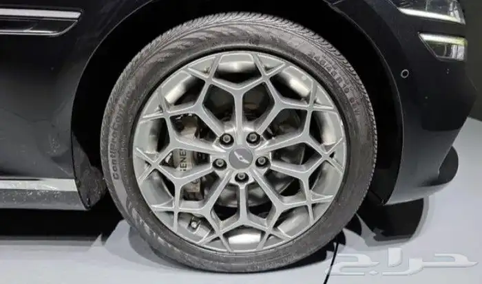 جنسس جي 80 GENESIS G80 2024 5