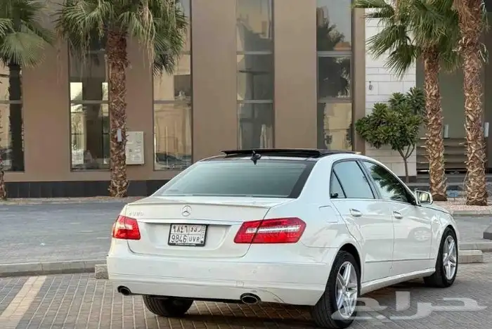 Mercdease Benz AMG E300 2012 odo 109000KM 4