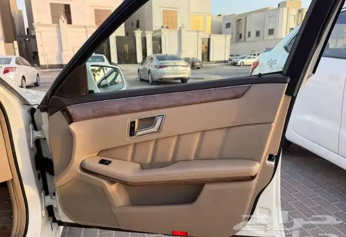Mercdease Benz AMG E300 2012 odo 109000KM 6