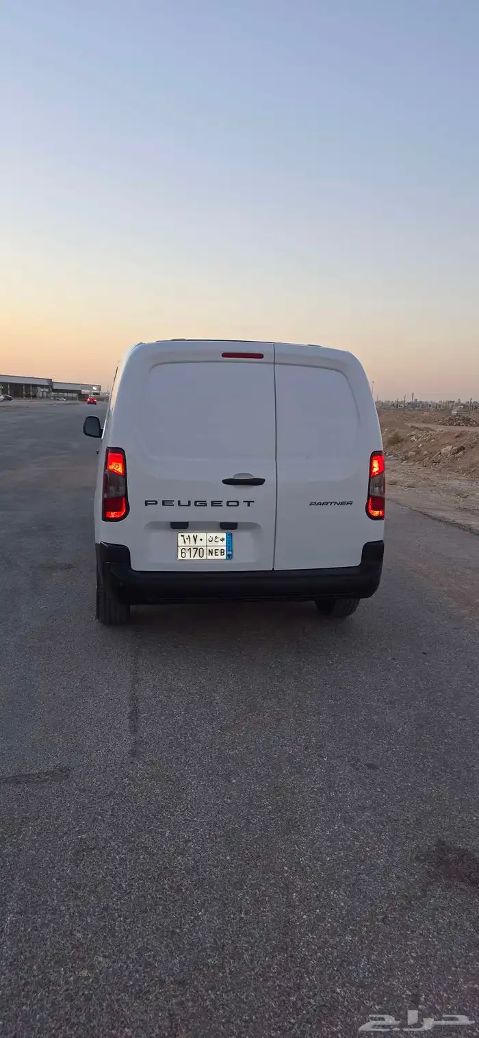 بيجوت بارتنر 5