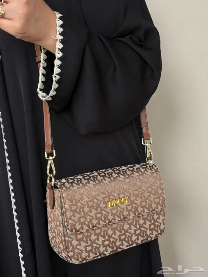 يتوفر لدينا جميع أنواع شنط الماركات الفخمة بيع جملة وتجزئ 4