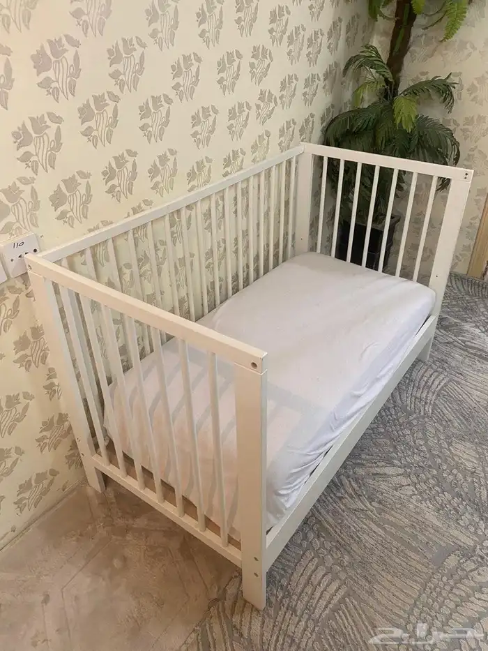سرير اطفال 1
