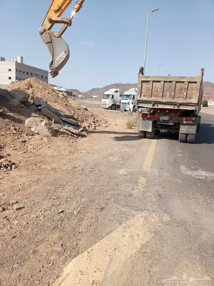 بوكلين حفر ارضيات ازاله تحميل وترحيل حجر وناتج حفر 2