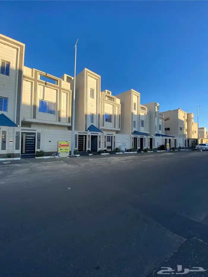 للبيع روف علوي دور ثاني مع ملحق تشطيبات فاخره خلف مطار ابها 1