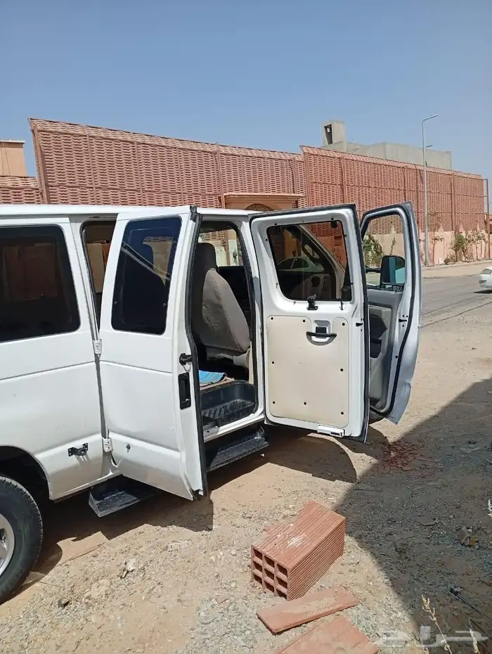 فان باص ابيض 2013 للبيع 3