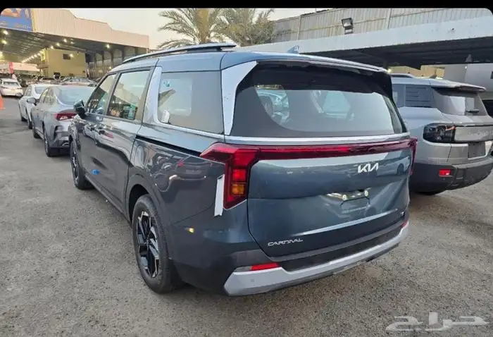 كيا كرنفال 2025 GL الاهليه 2