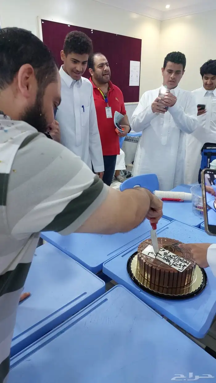 معلم علوم وكيمياء وتحصيلي خبرة 15 سنة في المملكة 2
