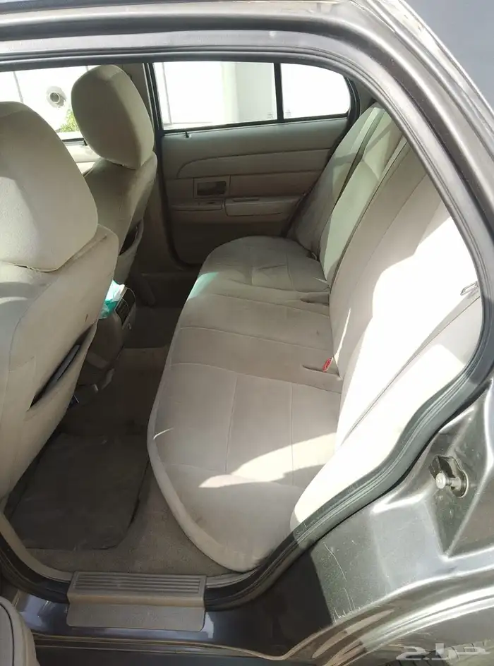 Ford Crown Victoria 1