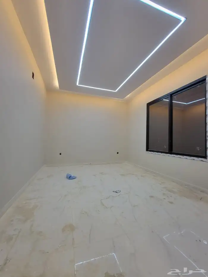 للبيع فله نظام تاون هاوس ثلاثه دور جنوب الرياض الشفاء حي بدر 2