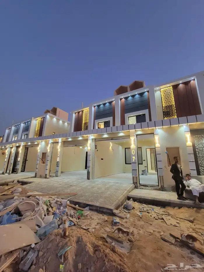 للبيع فله نظام تاون هاوس ثلاثه دور جنوب الرياض الشفاء حي بدر 0