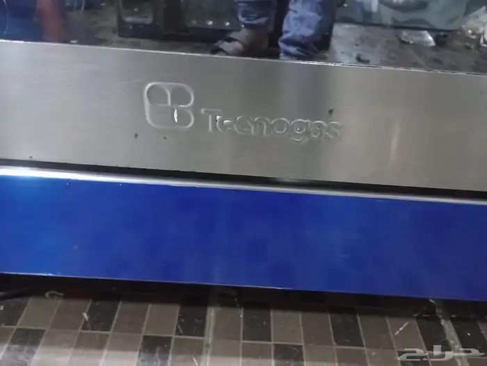 للبيع فرن ايطالي تكنو غاز اصلي مقاس60 90 موجود في المحل جده 5