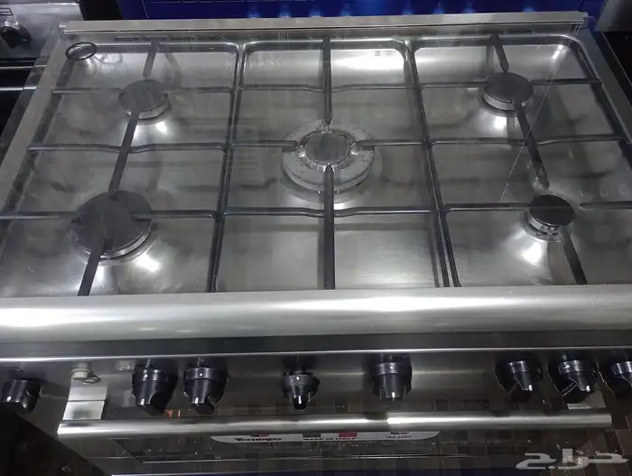 للبيع فرن ايطالي تكنو غاز اصلي مقاس60 90 موجود في المحل جده 7