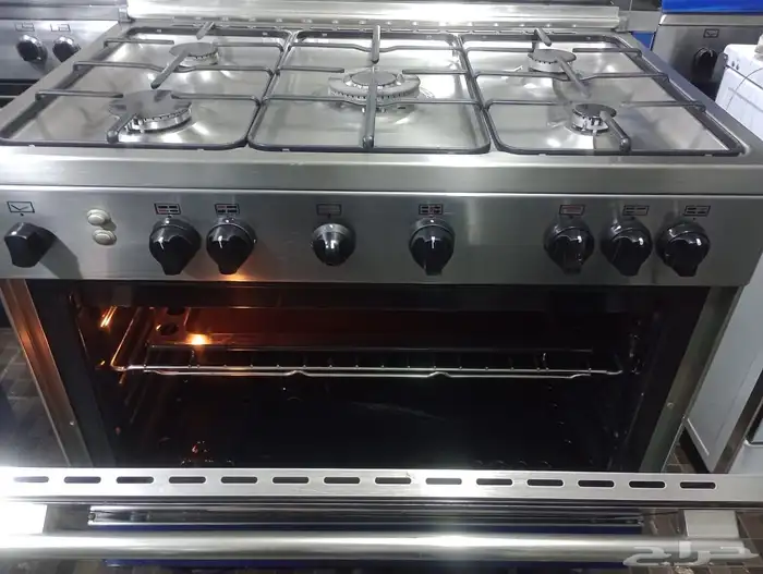 للبيع فرن ايطالي تكنو غاز اصلي مقاس60 90 موجود في المحل جده 6