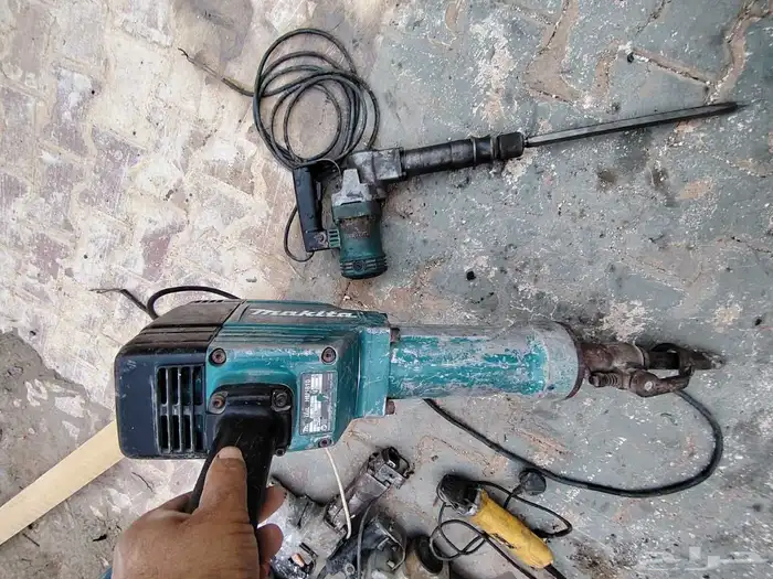 للبيع همر تكسير ماكيتا   ونش نص طن 0