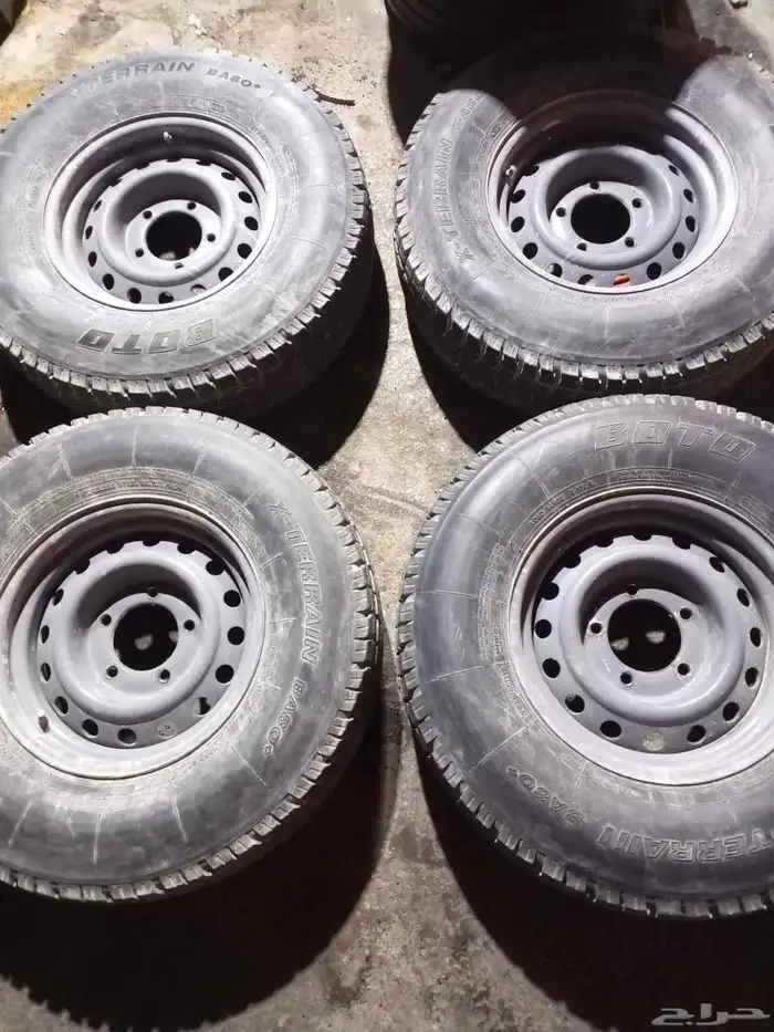 جنوط هلل جيب 5 مسمار مع كفراتها تاريخ 23 0