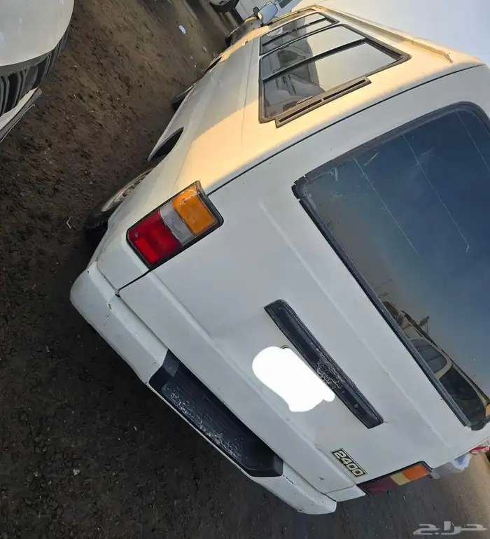 باص نيسان 4