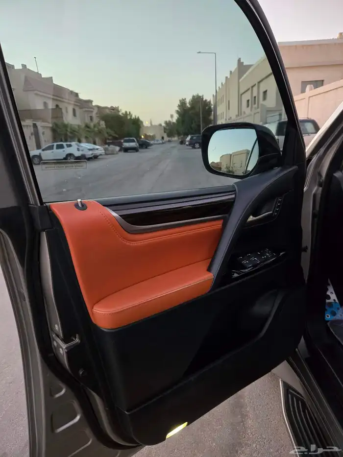 لكزس LX570 موديل 2018 10
