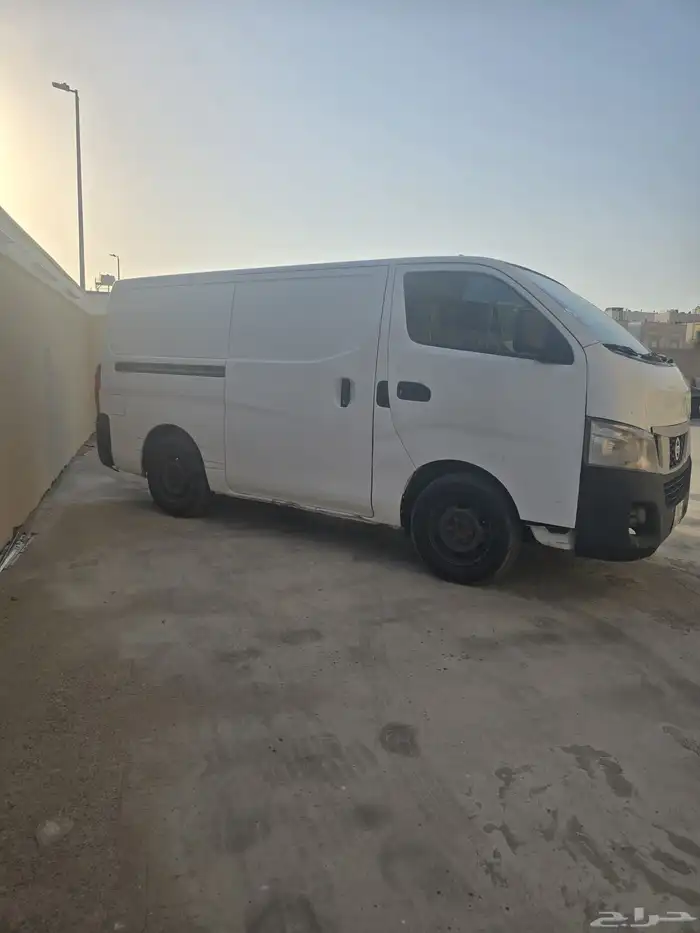 باص نيسان اورفان 2014 2