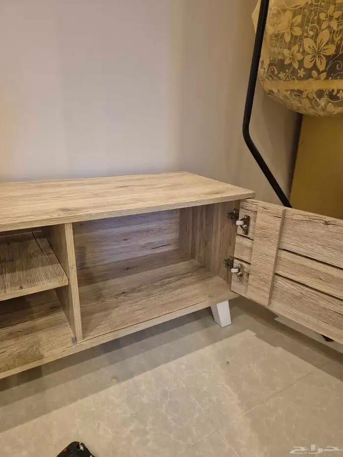 طاولة تلفزيون 5