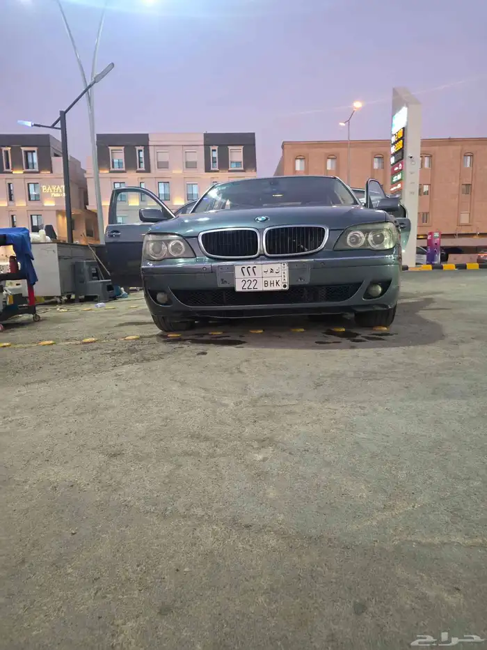 سياره مع لوحه مميزه 7