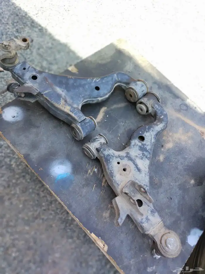 هايلكس 2011 قطع غيار 3