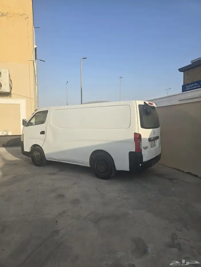 باص نيسان اورفان 2014 5
