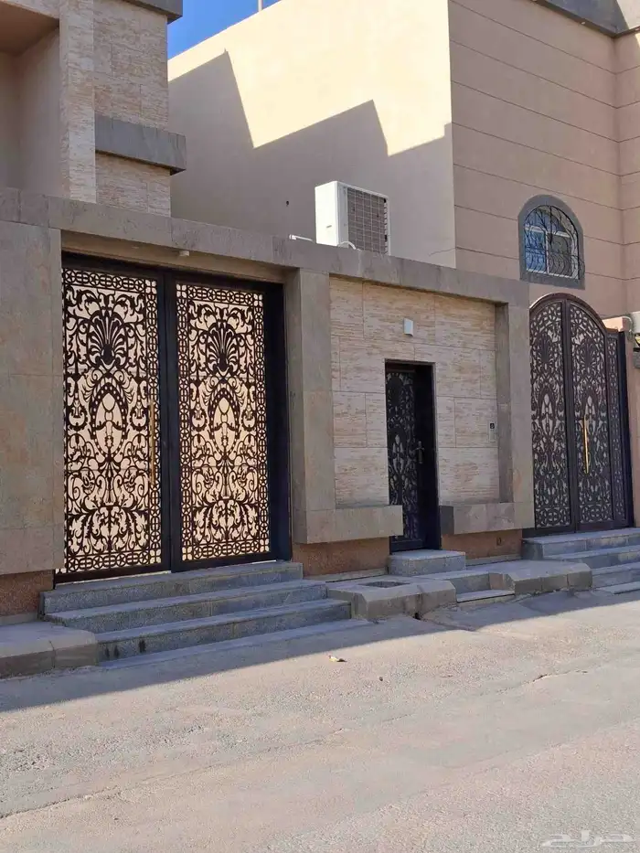 فيلا للبيع بحي النرجس 900م 2