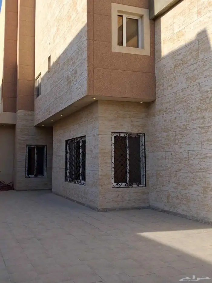 فيلا للبيع بحي النرجس 900م 5