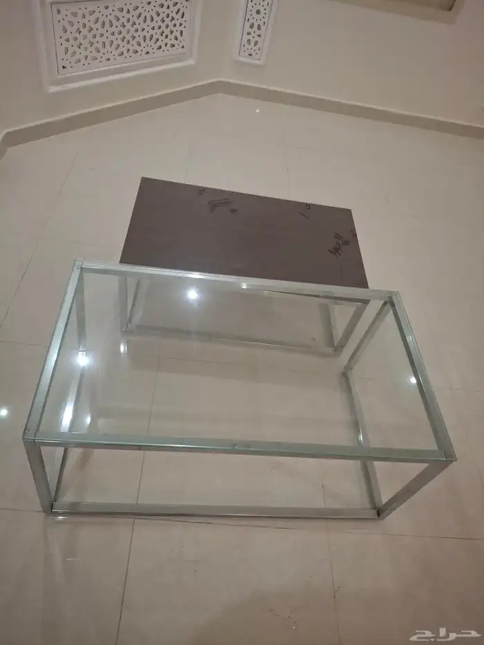 طاوله تقديم توضع في وسط الغرفه 4