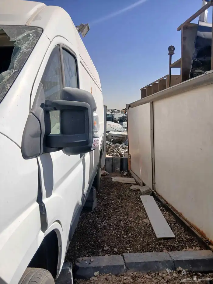 متوفر قطع غيار بيجو بوكسر 2015 3