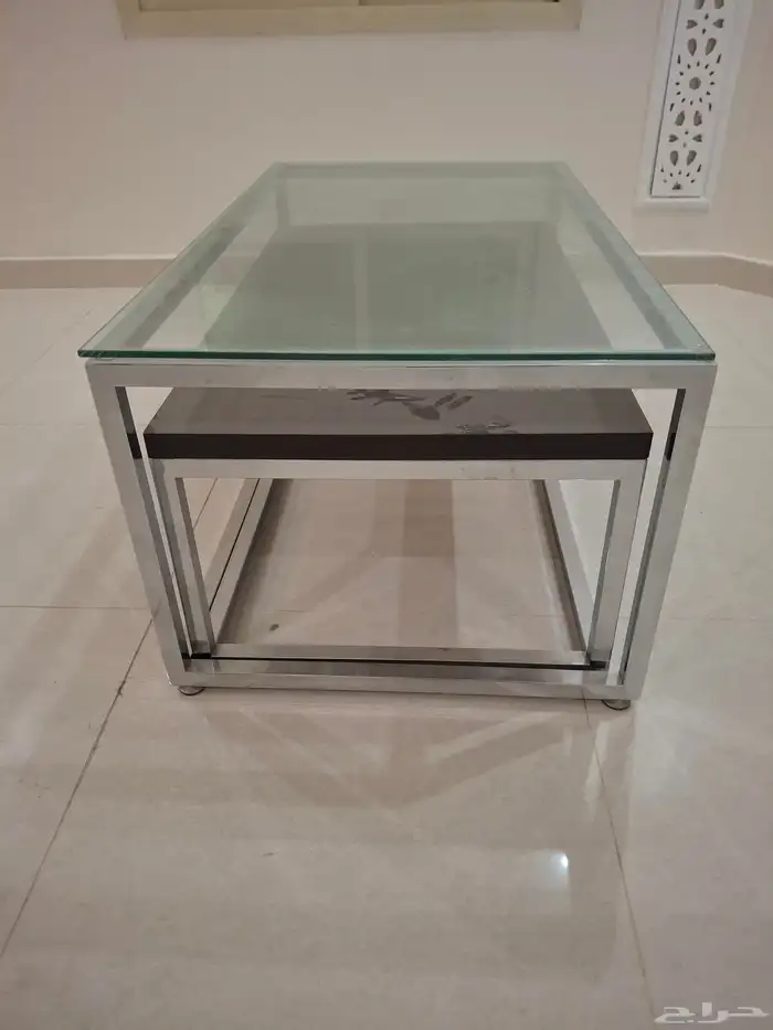 طاوله تقديم توضع في وسط الغرفه 2