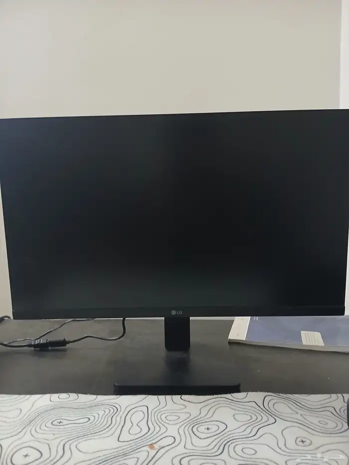اكس بوكس سيريس اس مع يدين وشاشه LG 24بوصه100هرتز وسماعه 3
