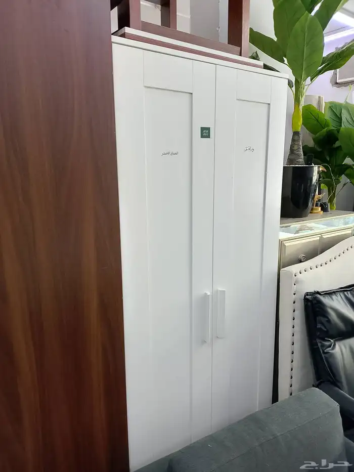 متوفر دولاب بابين ايكيا مستخدم نضيف 1