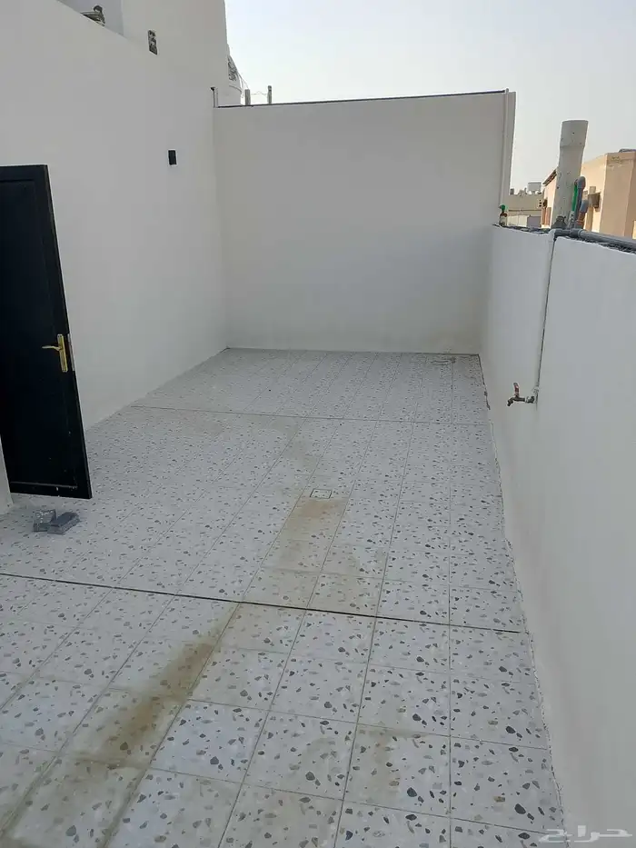 للبيع شقق دوبلكس دورين وملحق حي بدر جديده بالدمام مخطط 91 ب 10