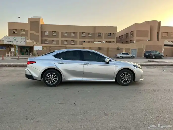 تويوتا كامري 2025 استاندر E 1