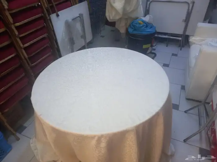 تأجير طاولات 4