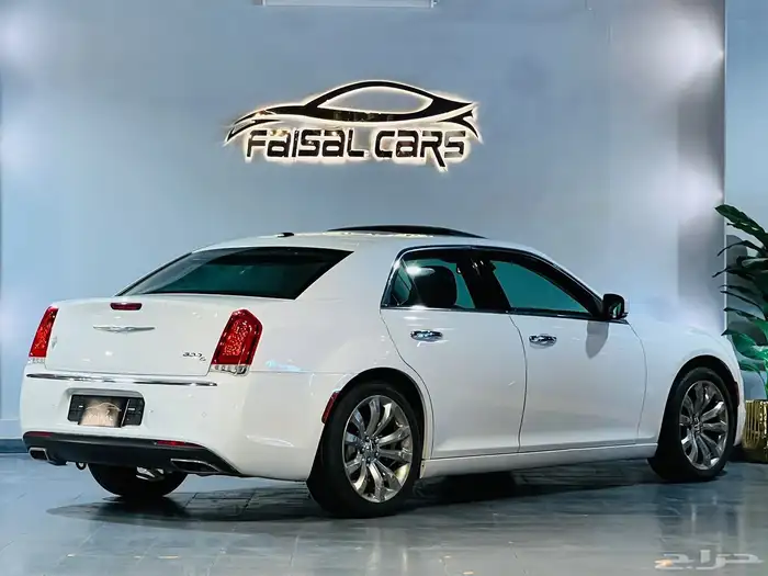 كرايزلر 2017 C300V6 اكزاكتيف بحاله ممتازه ماشاء الله 4