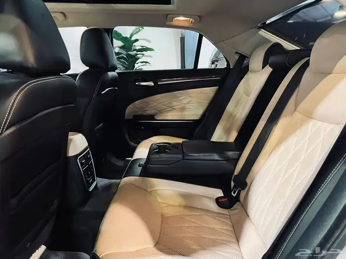 كرايزلر 2017 C300V6 اكزاكتيف بحاله ممتازه ماشاء الله 8