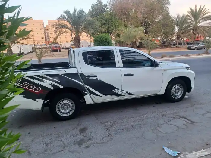 للبيع وانيت متسوبيشي غمارتين ديزل 2022 2