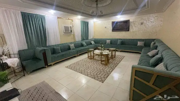 للبيع المستعجل كنبات مع الطاولة_ وسرير نفر 0